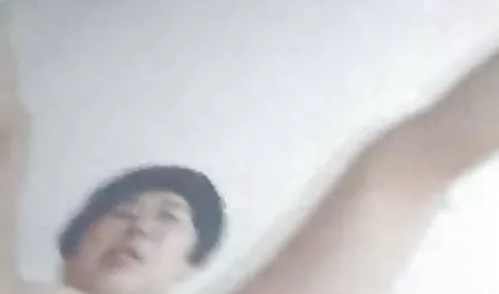 Aubrey第一次口交在荣耀洞